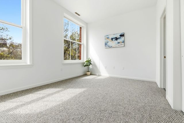80 Wingate St 2D, Haverhill, MA 01832