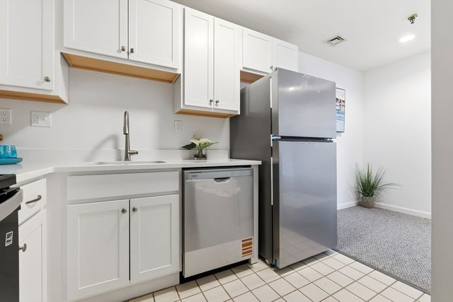 80 Wingate St 2D, Haverhill, MA 01832