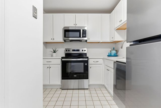 80 Wingate St 2D, Haverhill, MA 01832