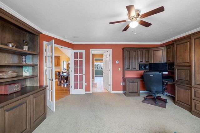 1692 TWIN LAKES CIRCLE, Green Bay, WI 54311