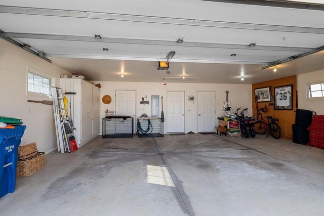 1692 TWIN LAKES CIRCLE, Green Bay, WI 54311