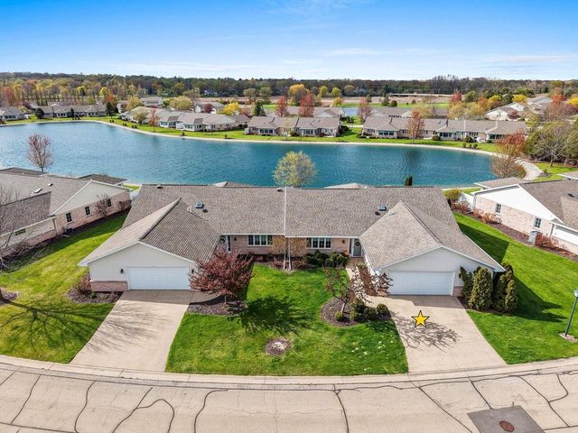 1692 TWIN LAKES CIRCLE, Green Bay, WI 54311