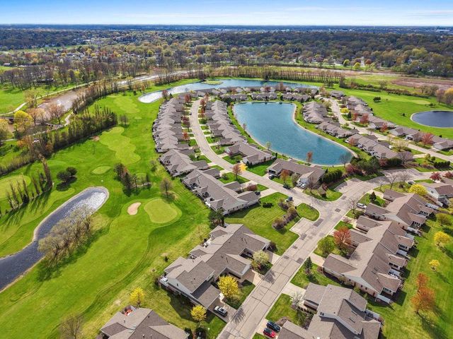 1692 TWIN LAKES CIRCLE, Green Bay, WI 54311