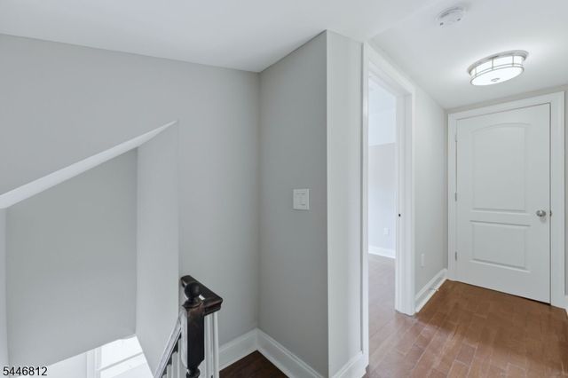 526 S Clinton St, East Orange City, NJ 07018