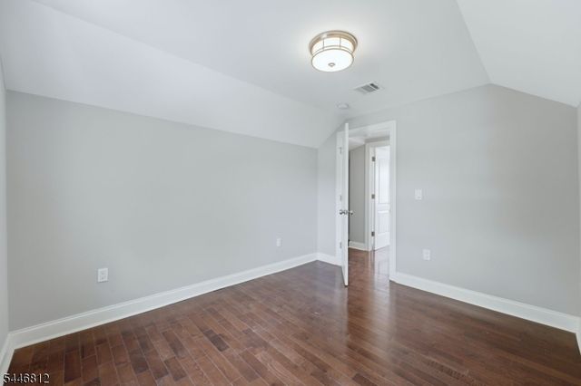 526 S Clinton St, East Orange City, NJ 07018