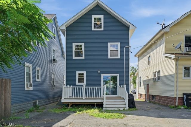 526 S Clinton St, East Orange City, NJ 07018