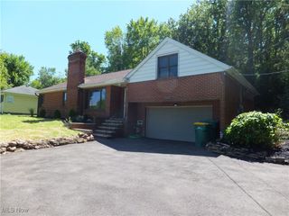 2348 Rockside Road, Seven Hills, OH 44131