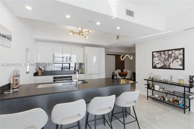 1010 Brickell Ave 3903, Miami, FL 33131