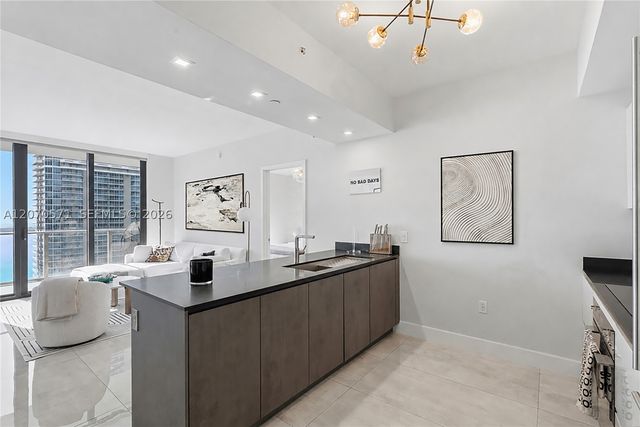 1010 Brickell Ave 3903, Miami, FL 33131