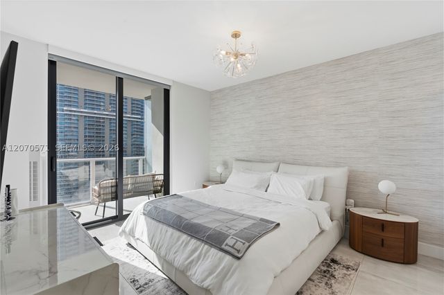1010 Brickell Ave 3903, Miami, FL 33131