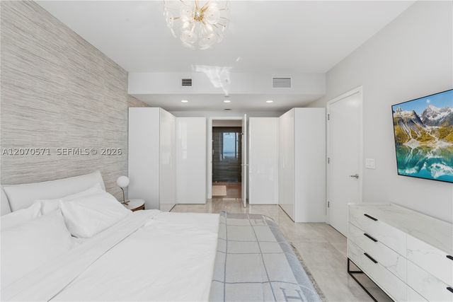 1010 Brickell Ave 3903, Miami, FL 33131