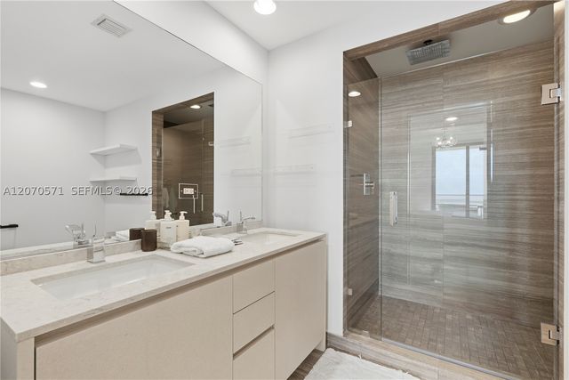 1010 Brickell Ave 3903, Miami, FL 33131