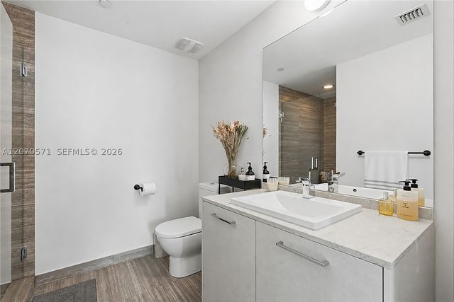 1010 Brickell Ave 3903, Miami, FL 33131