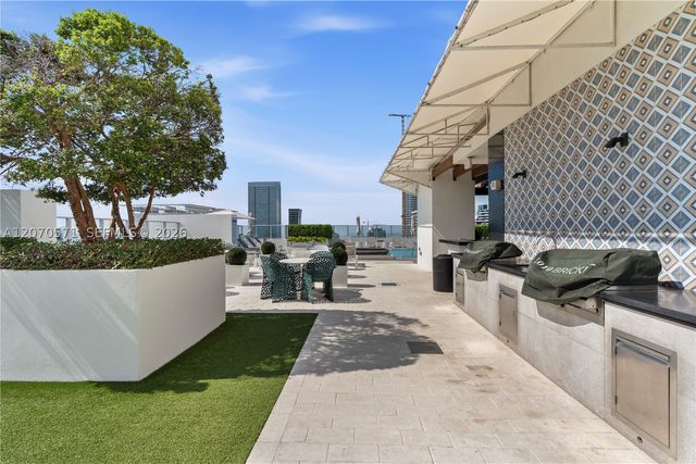 1010 Brickell Ave 3903, Miami, FL 33131