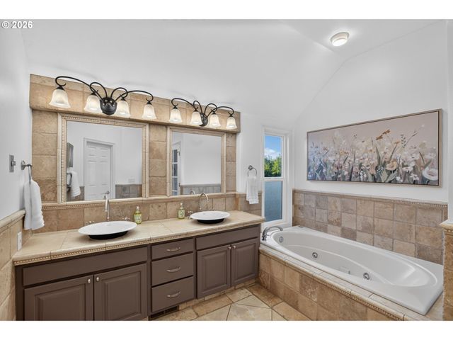21370 HORTON Ct, West Linn, OR 97068