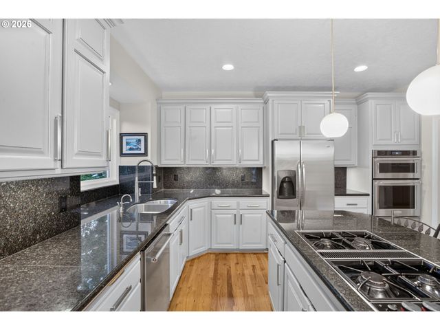21370 HORTON Ct, West Linn, OR 97068