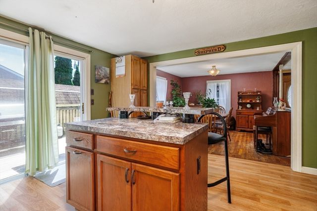 148 Pond St, Leominster, MA 01453