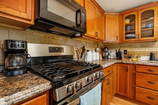 148 Pond St, Leominster, MA 01453