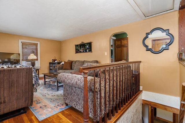 148 Pond St, Leominster, MA 01453