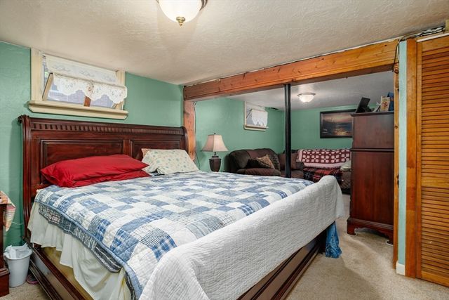 148 Pond St, Leominster, MA 01453