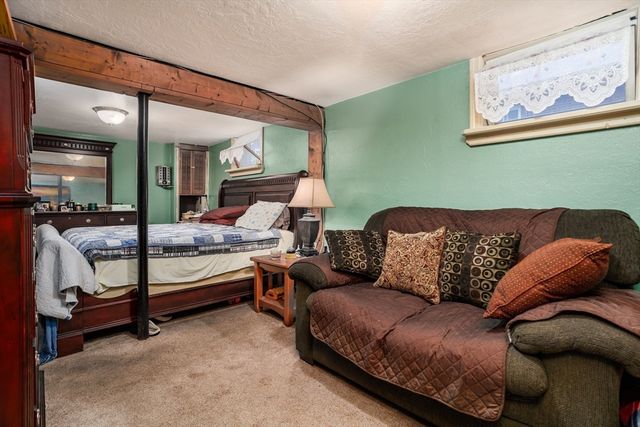 148 Pond St, Leominster, MA 01453