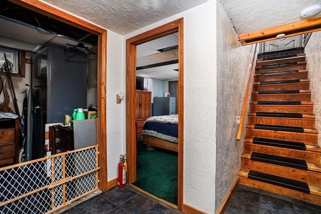 148 Pond St, Leominster, MA 01453