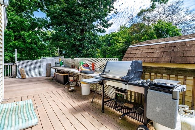 148 Pond St, Leominster, MA 01453