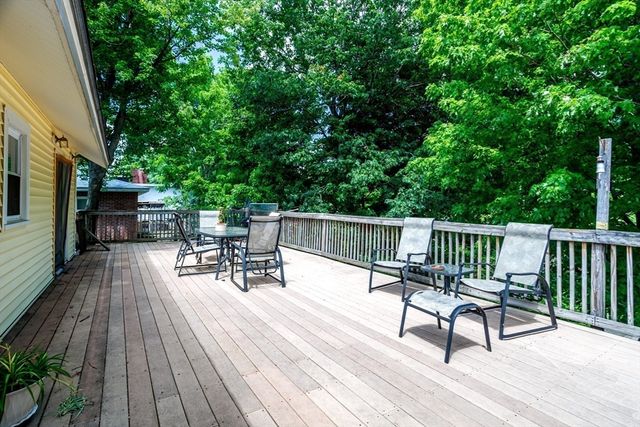 148 Pond St, Leominster, MA 01453