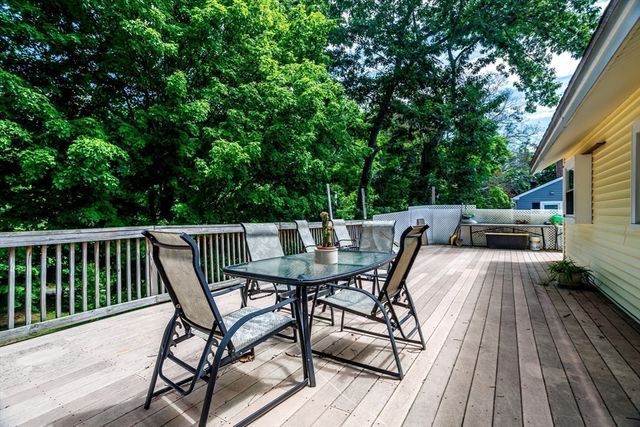 148 Pond St, Leominster, MA 01453