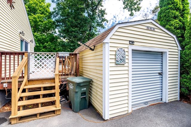 148 Pond St, Leominster, MA 01453