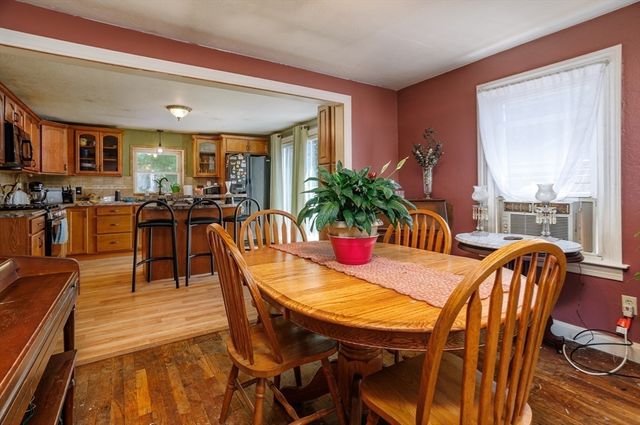 148 Pond St, Leominster, MA 01453