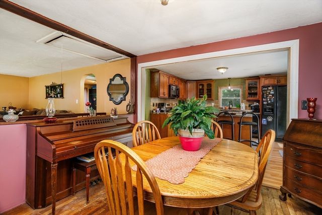 148 Pond St, Leominster, MA 01453