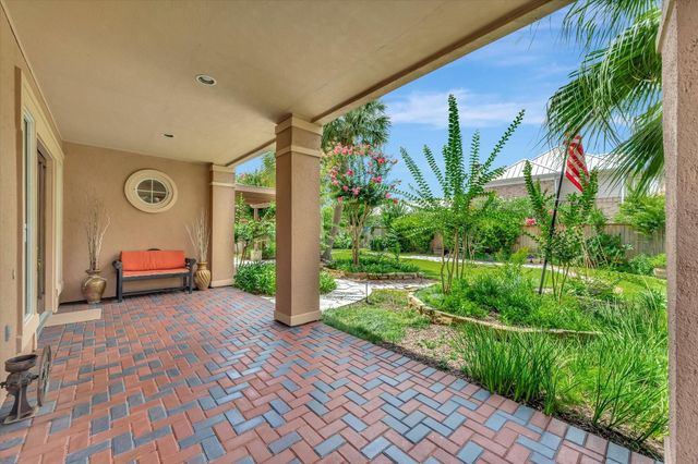 604 Harborside Way, Kemah, TX 77565
