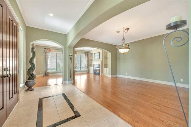 604 Harborside Way, Kemah, TX 77565
