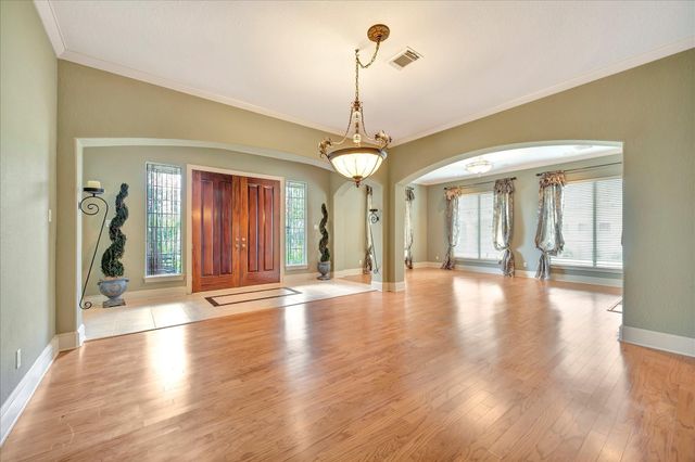 604 Harborside Way, Kemah, TX 77565