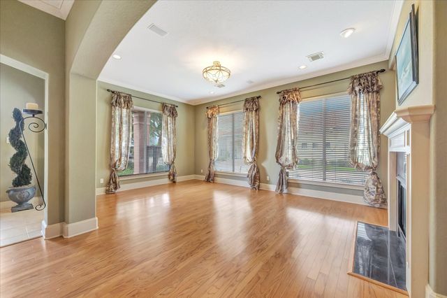 604 Harborside Way, Kemah, TX 77565