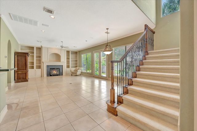604 Harborside Way, Kemah, TX 77565