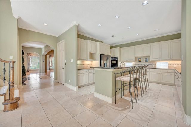 604 Harborside Way, Kemah, TX 77565
