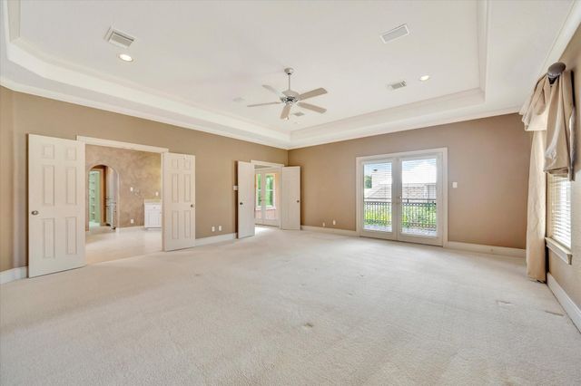 604 Harborside Way, Kemah, TX 77565
