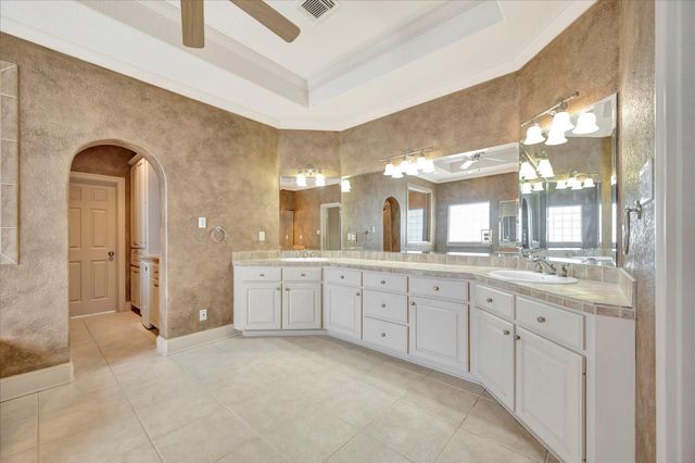 604 Harborside Way, Kemah, TX 77565