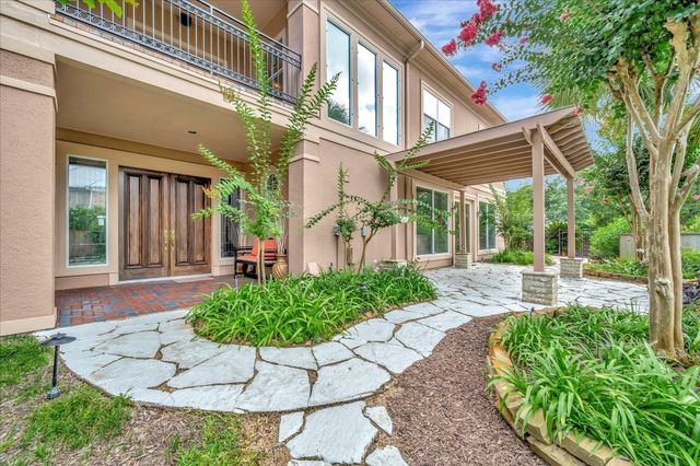 604 Harborside Way, Kemah, TX 77565