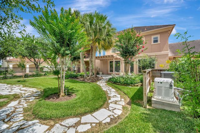 604 Harborside Way, Kemah, TX 77565