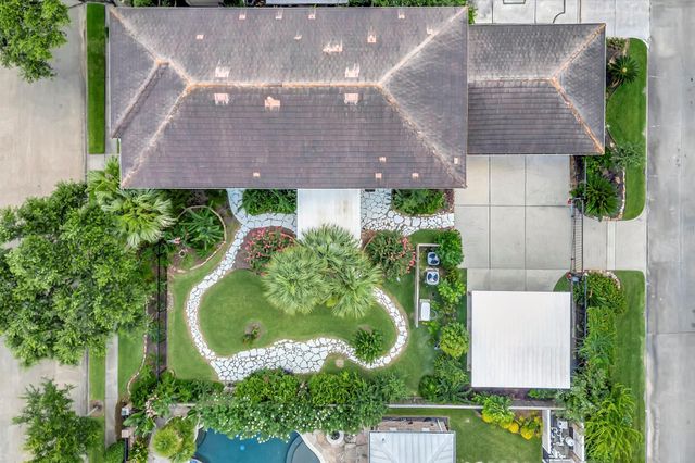 604 Harborside Way, Kemah, TX 77565