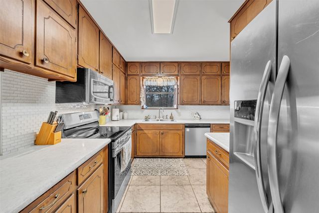 5400 County Road 402, Grandview, TX 76050