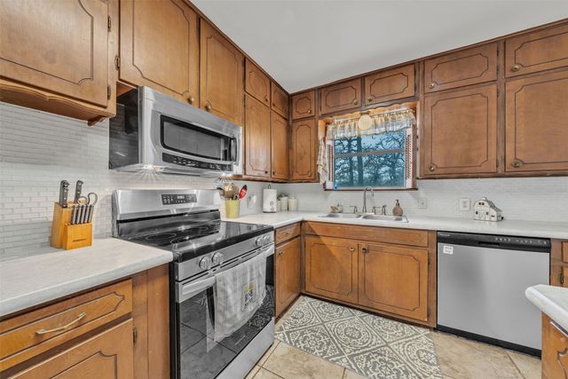 5400 County Road 402, Grandview, TX 76050