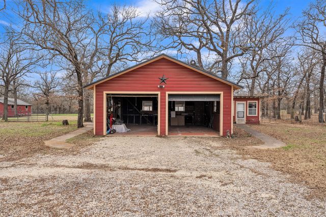 5400 County Road 402, Grandview, TX 76050
