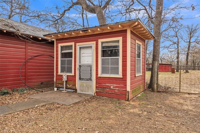 5400 County Road 402, Grandview, TX 76050