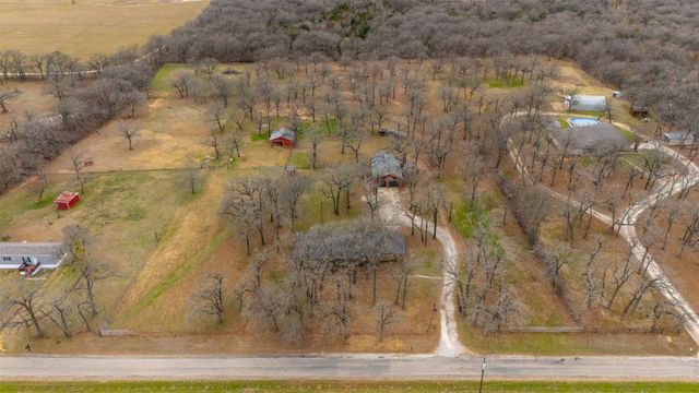 5400 County Road 402, Grandview, TX 76050