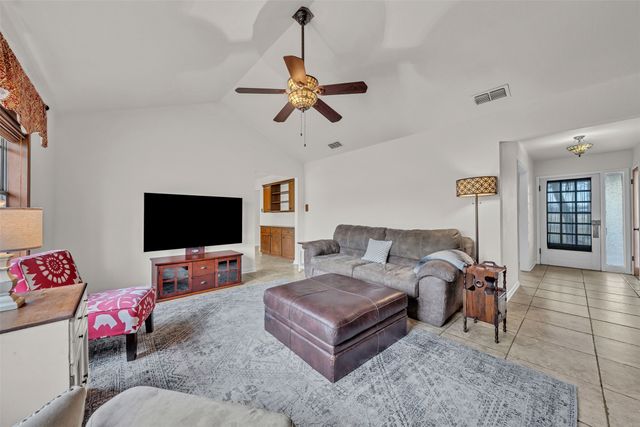 5400 County Road 402, Grandview, TX 76050