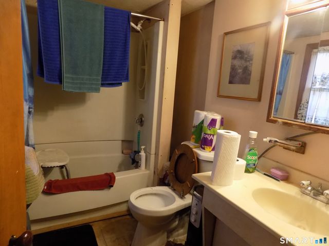 149 South Riverside Avenue, Plymouth, CT 06781